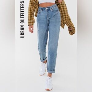 BDG URBAN OUTFITTERS MOM JEANS HIGH-RISE SIZE: W30 L32